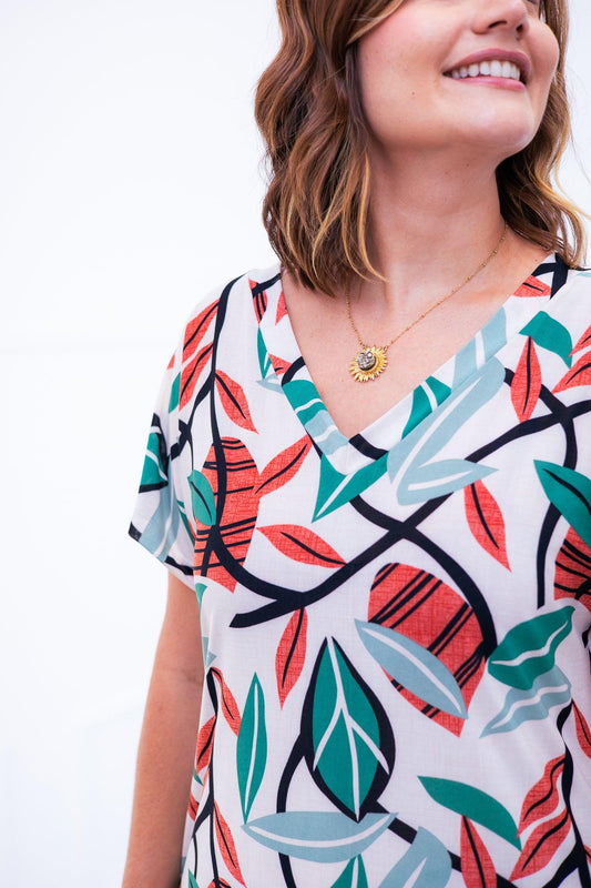 Vestido Antonella - Decote V e Fendas Laterais em Malha Confort - Bazar Online