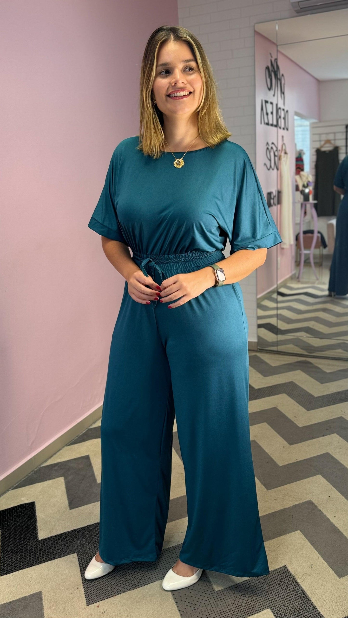 Macacão Isadora - Manga Japonesa com Calça Pantalona - Bazar Online