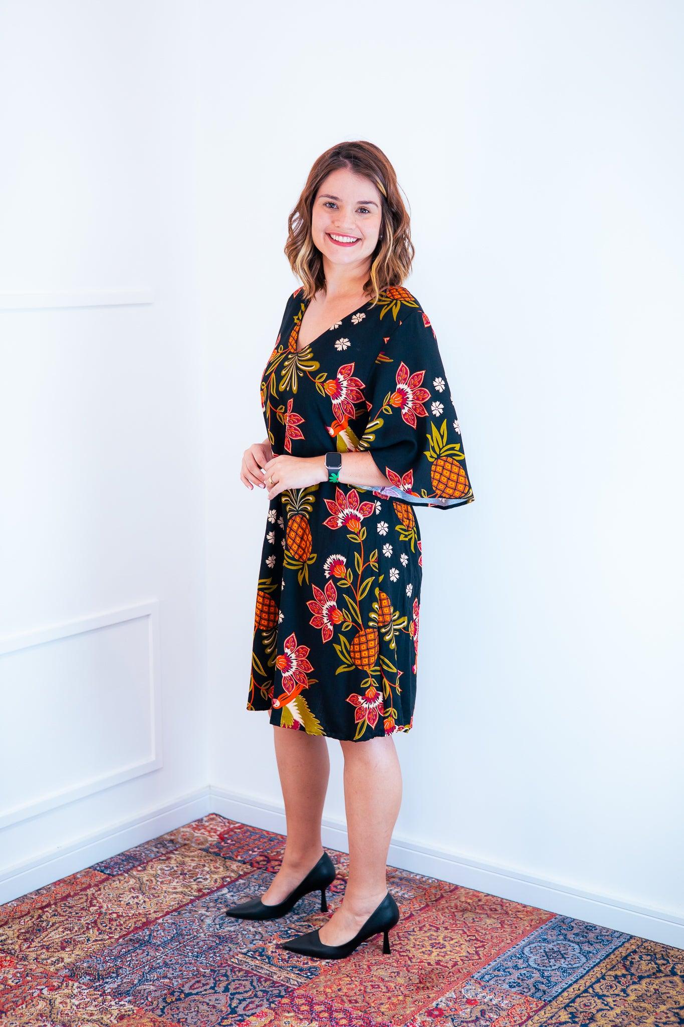 Vestido Sabrina - Decote V Manga Morcego em Viscolinho - Bazar Online