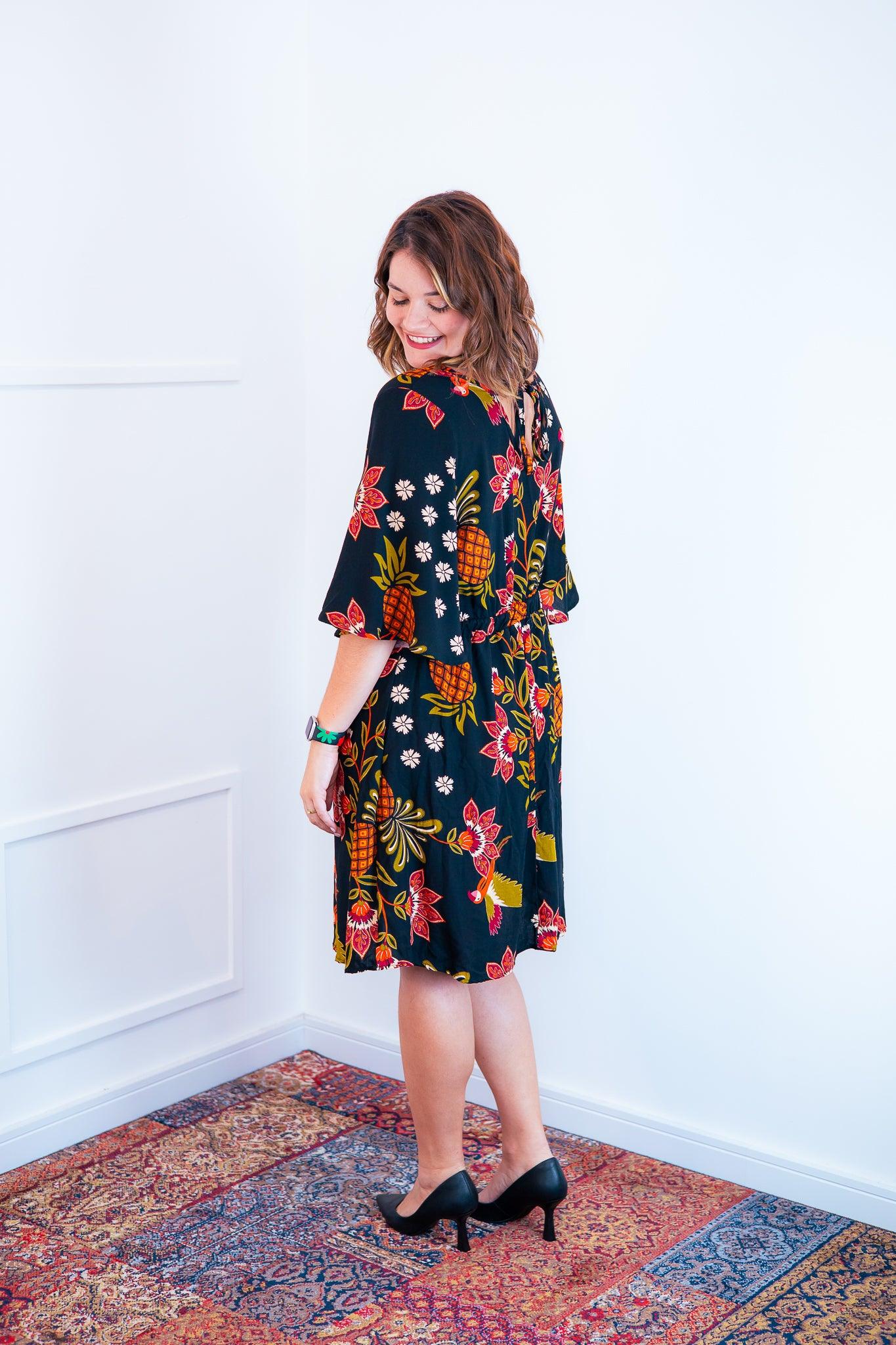 Vestido Sabrina - Decote V Manga Morcego em Viscolinho - Bazar Online