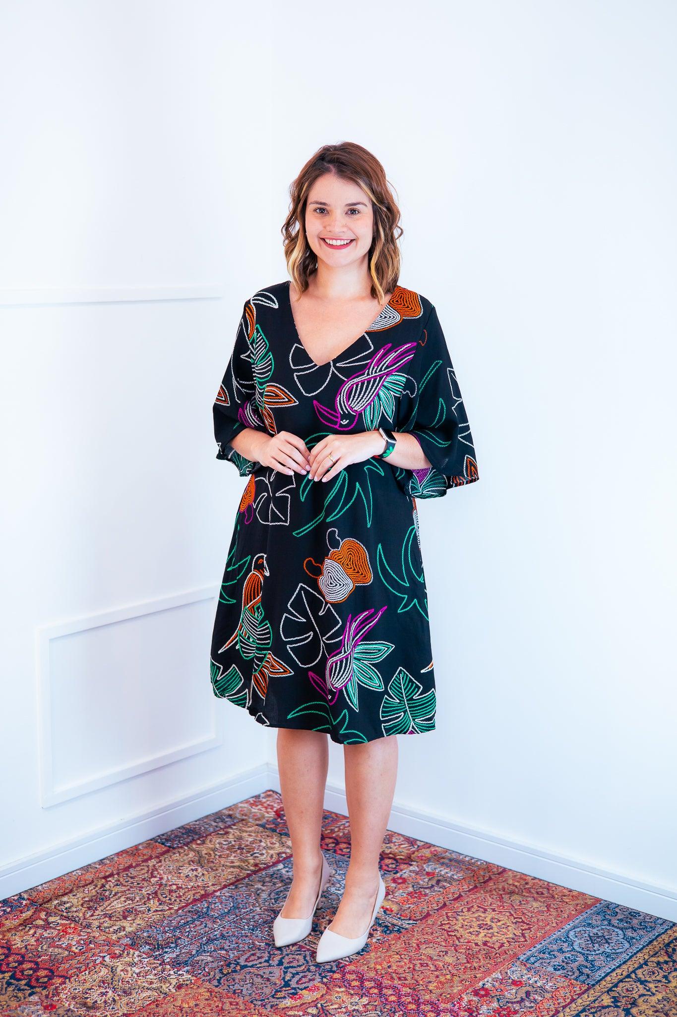 Vestido Sabrina - Decote V Manga Morcego em Viscolinho - Bazar Online