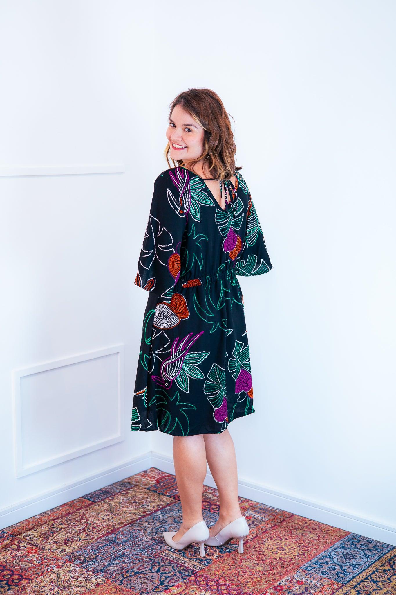 Vestido Sabrina - Decote V Manga Morcego em Viscolinho - Bazar Online