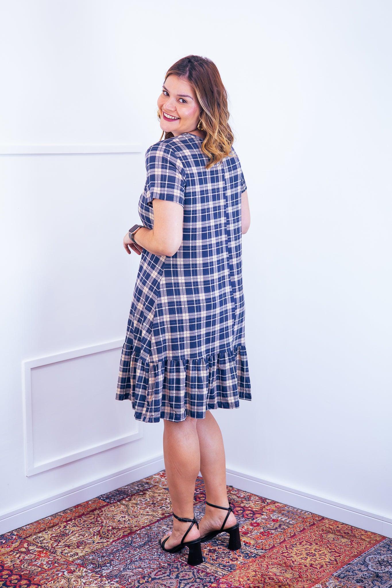 Vestido Verona - Babado Gola V e Manga Curta - Bazar Online