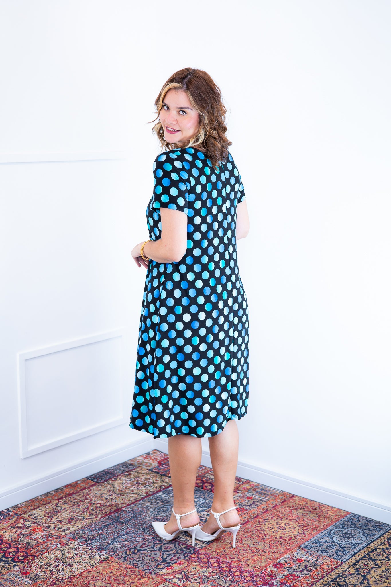 Vestido Sara - Malha Confort Midi com Manga - Bazar Online