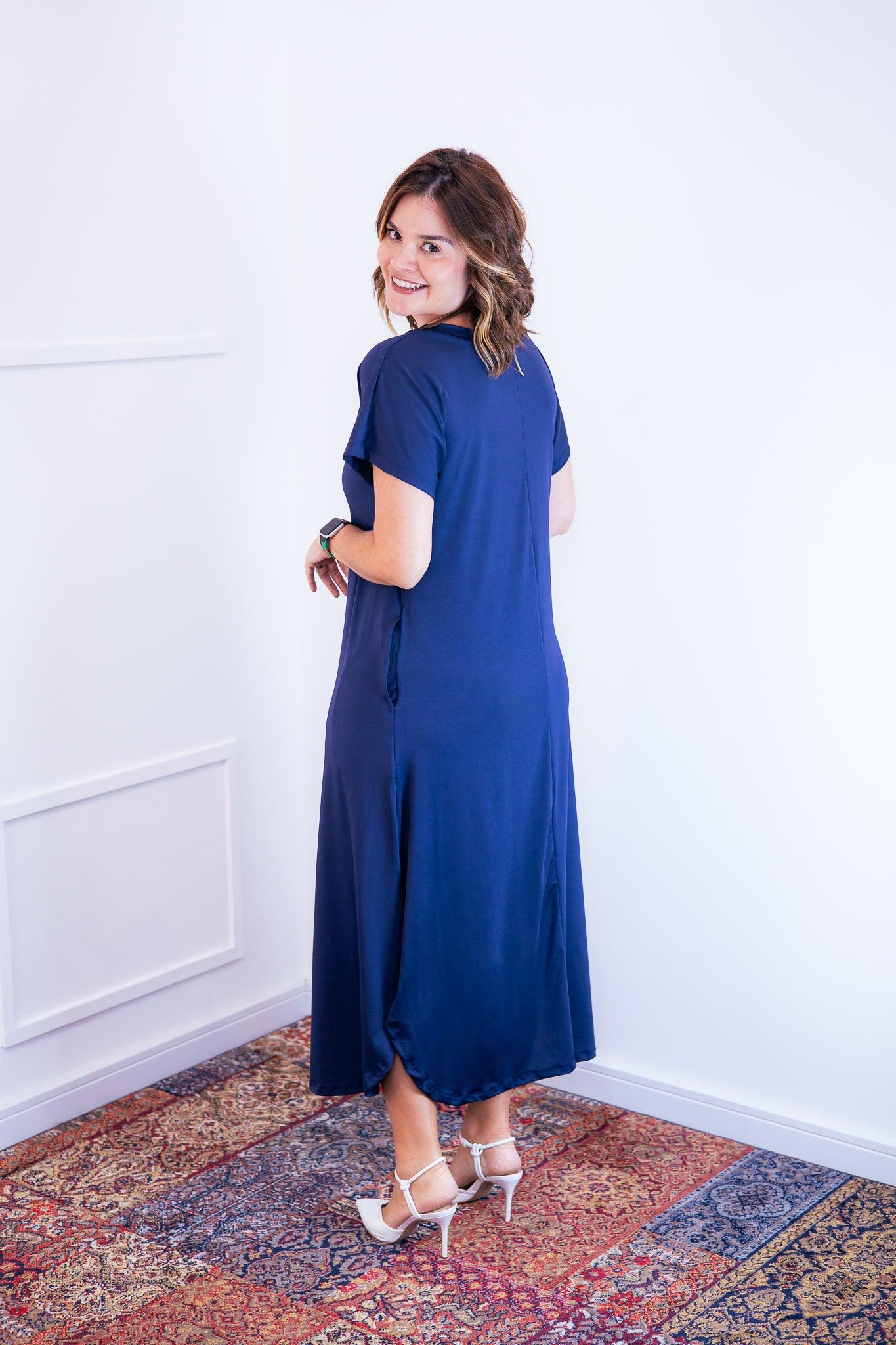 Vestido Antonella - Decote V e Fendas Laterais em Malha Confort - Bazar Online