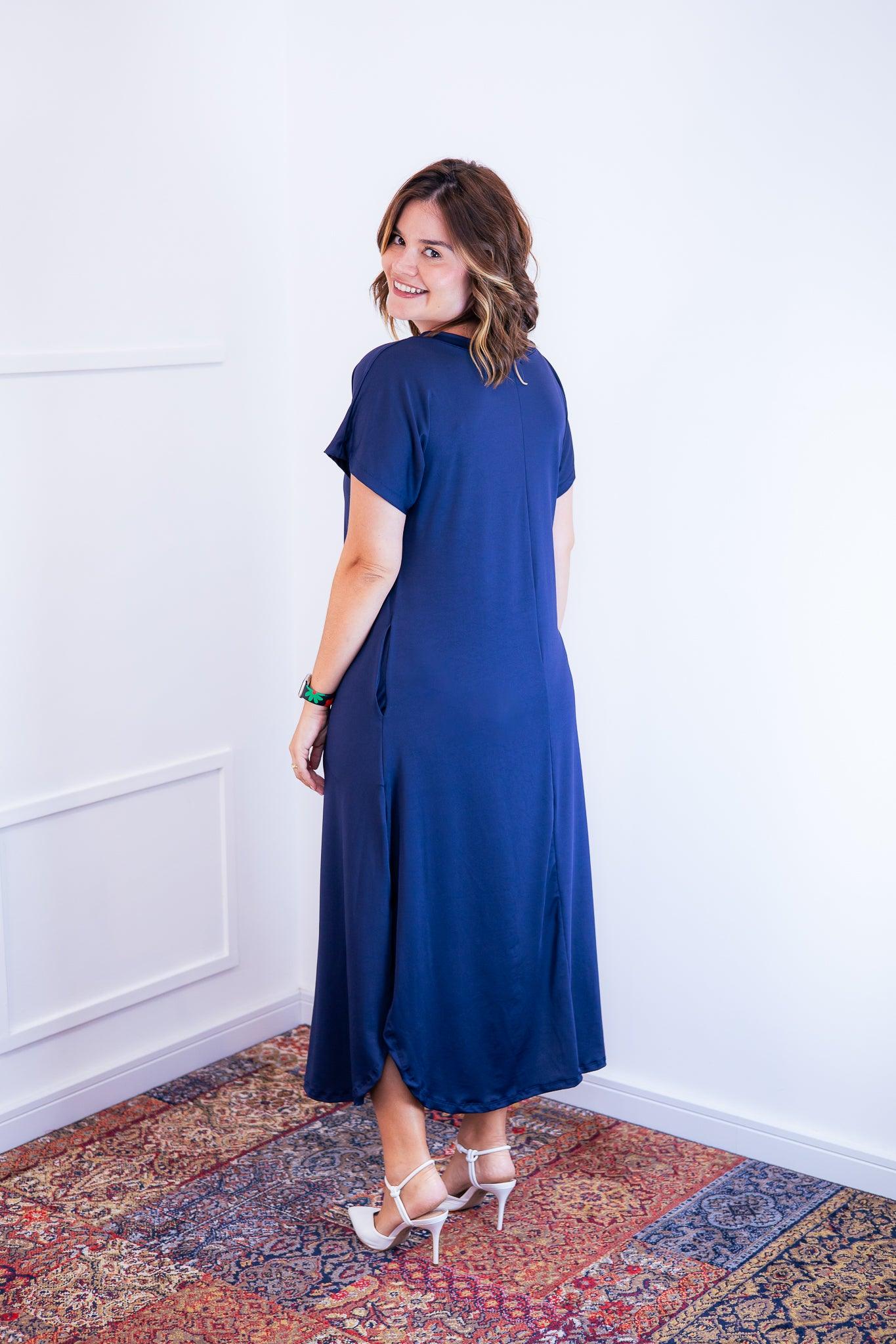 Vestido Antonella - Decote V e Fendas Laterais em Malha Confort - Bazar Online