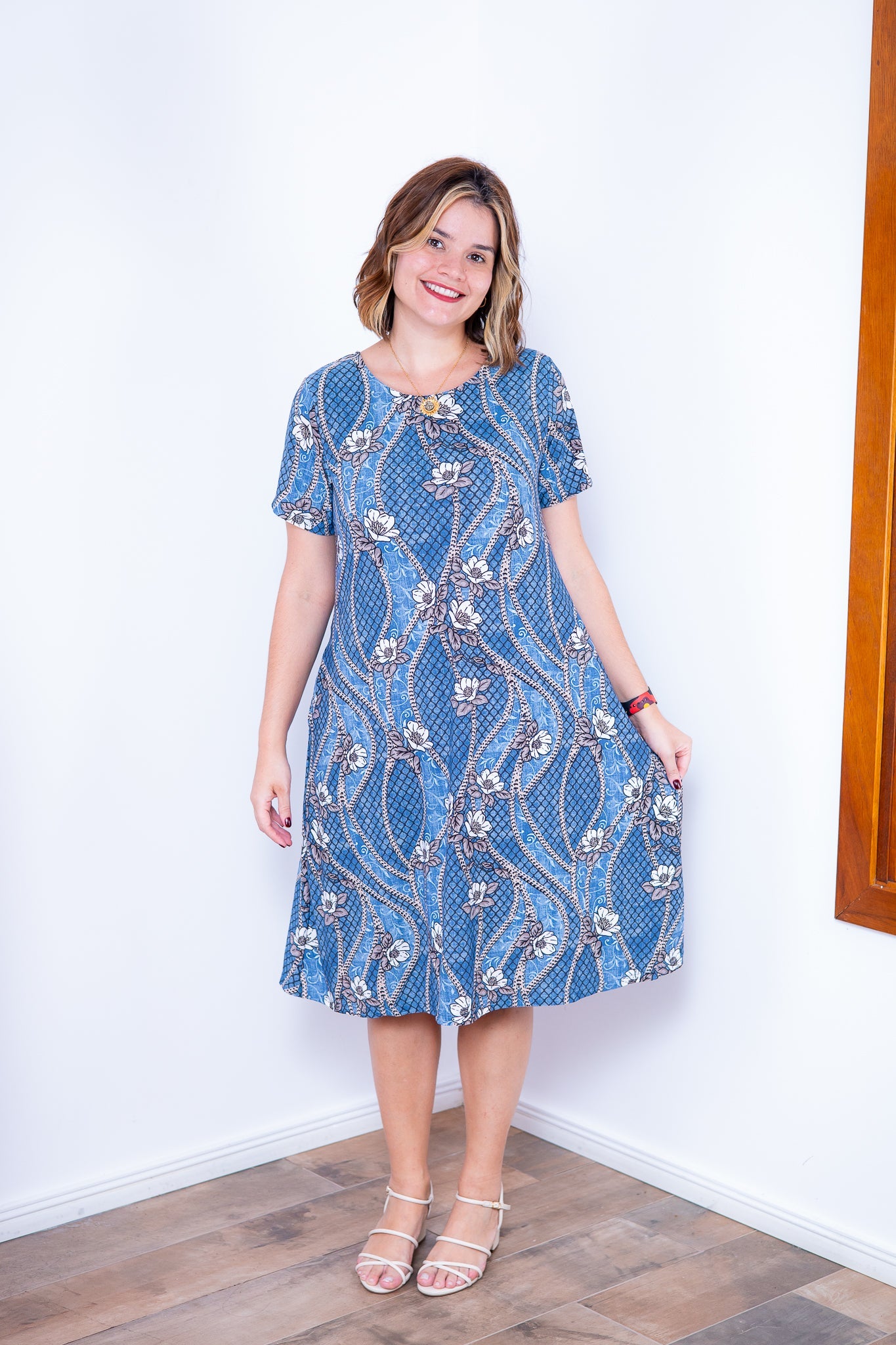 Vestido Sara - Malha Confort Midi com Manga - Bazar Online