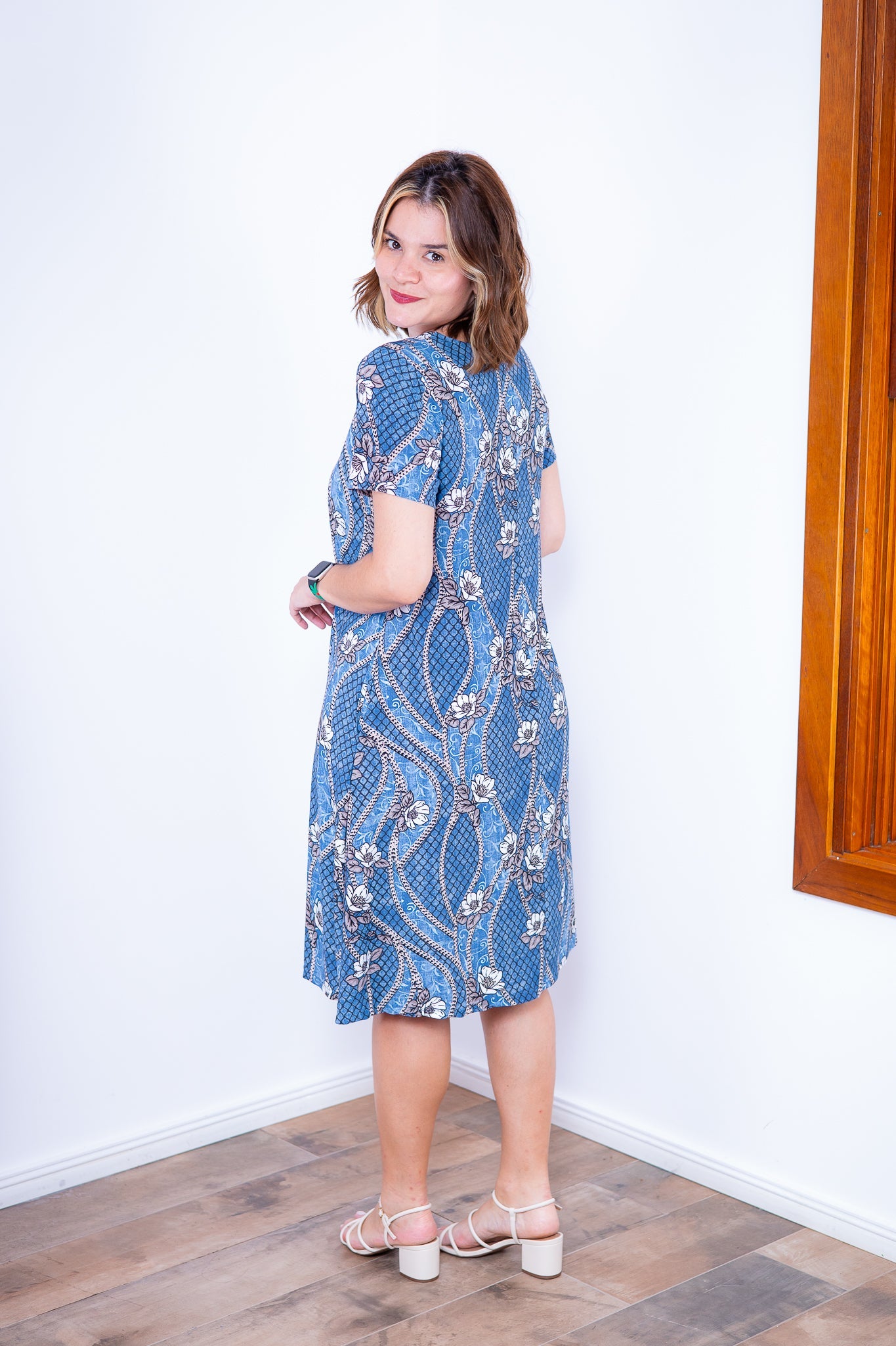 Vestido Sara - Malha Confort Midi com Manga - Bazar Online