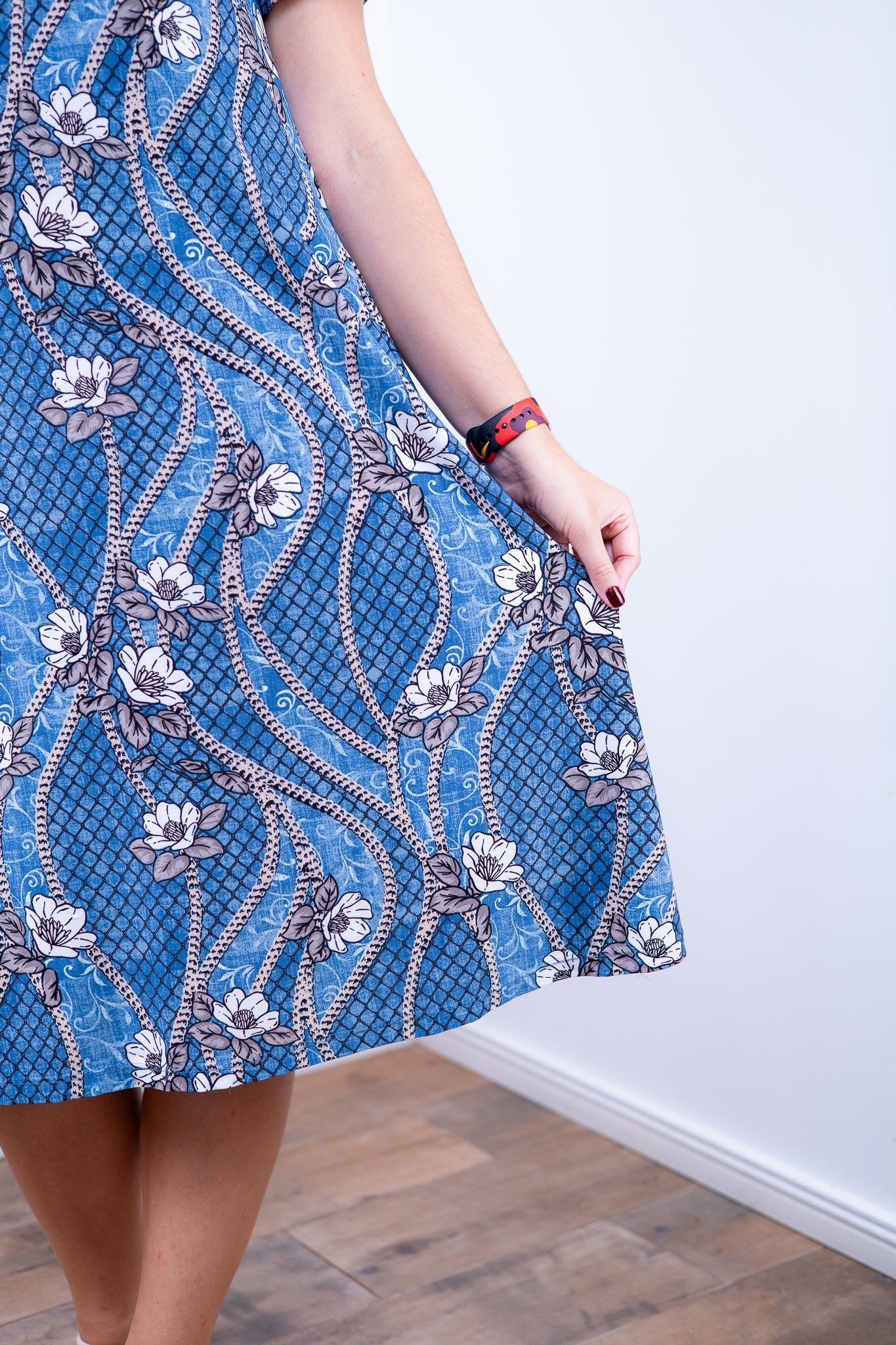 Vestido Sara - Malha Confort Midi com Manga - Bazar Online