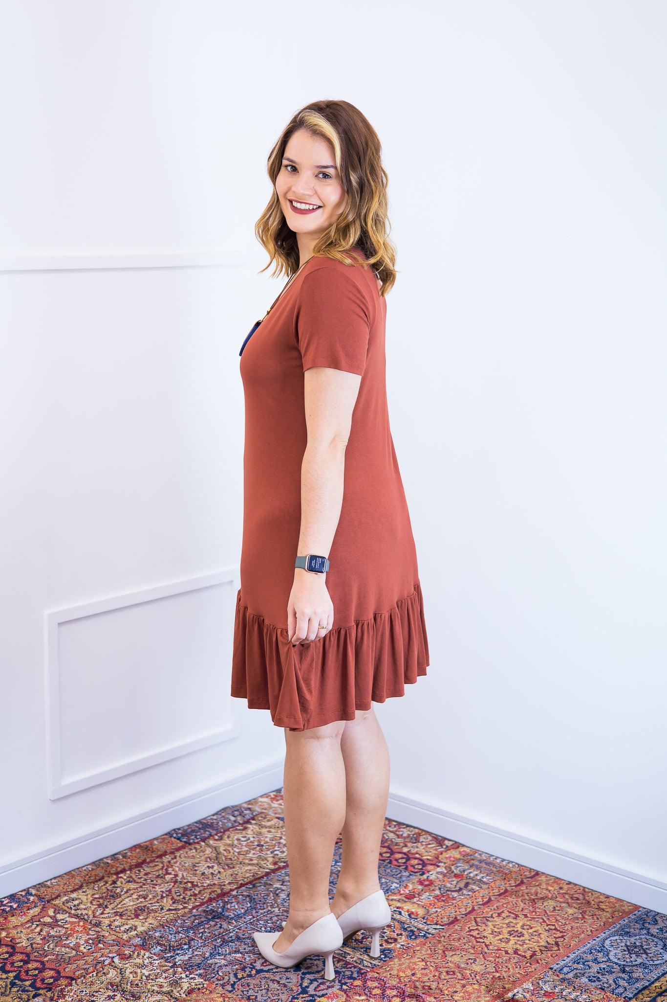 Vestido Verona - Babado Gola V e Manga Curta - Bazar Online