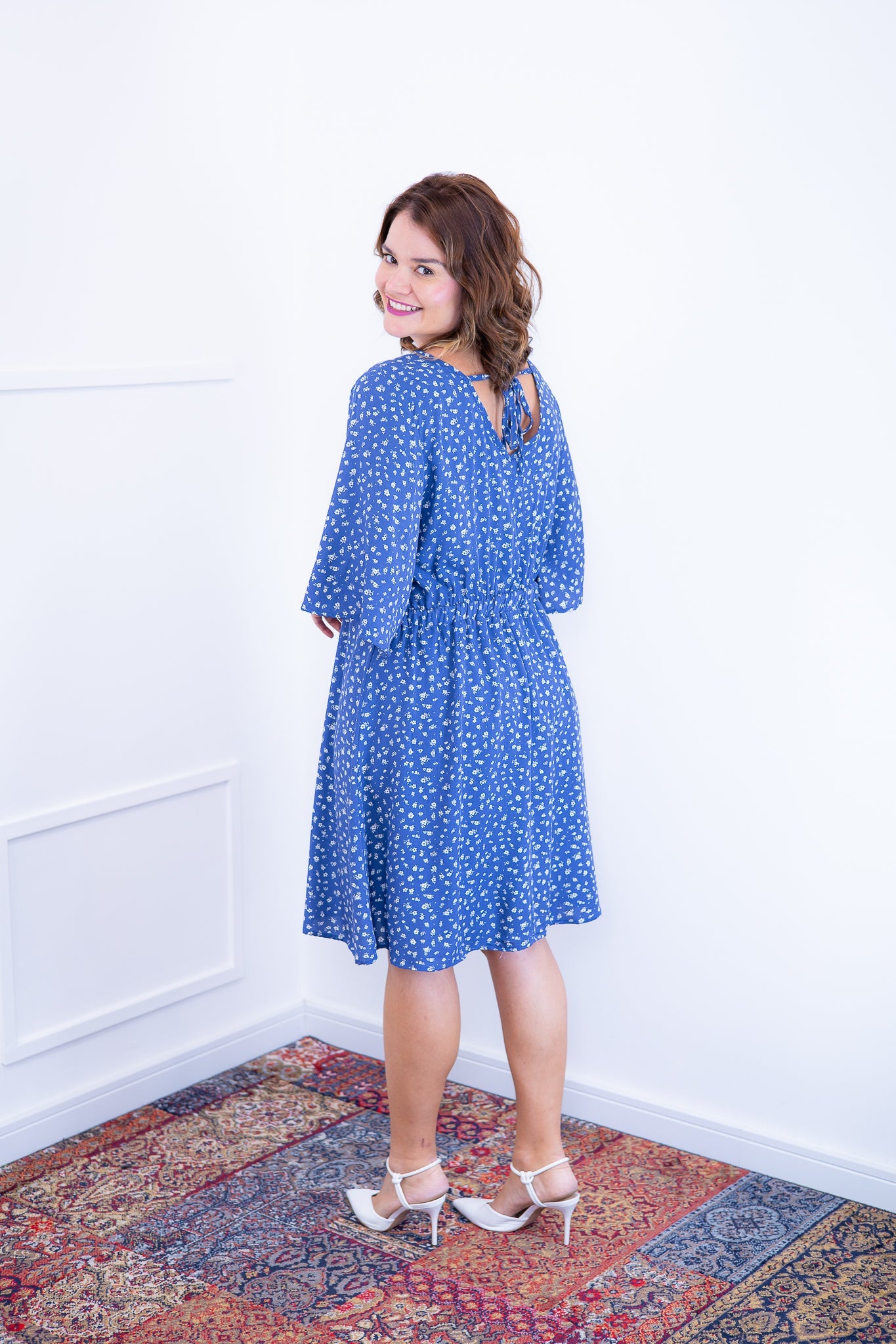 Vestido Sabrina - Decote V Manga Morcego em Viscolinho - Bazar Online