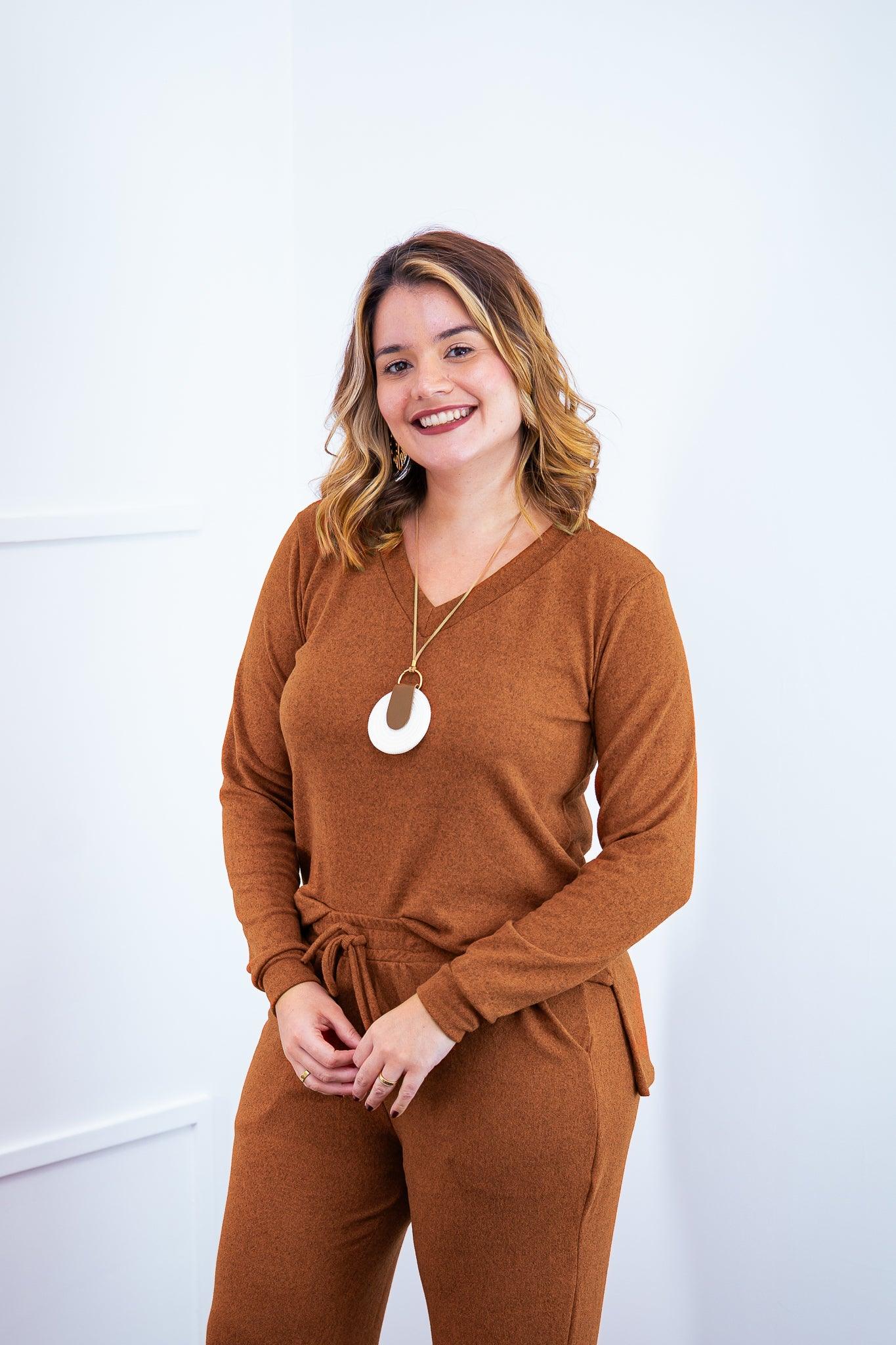 Blusa Paula - Gola V de Manga Longa Lãzinha - Bazar Online