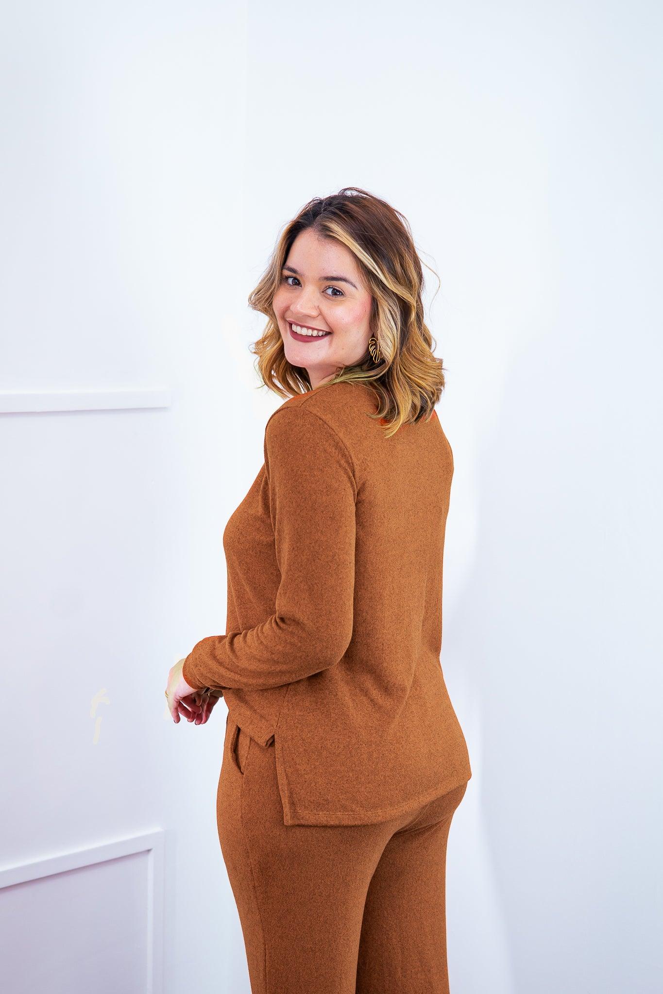 Blusa Paula - Gola V de Manga Longa Lãzinha - Bazar Online