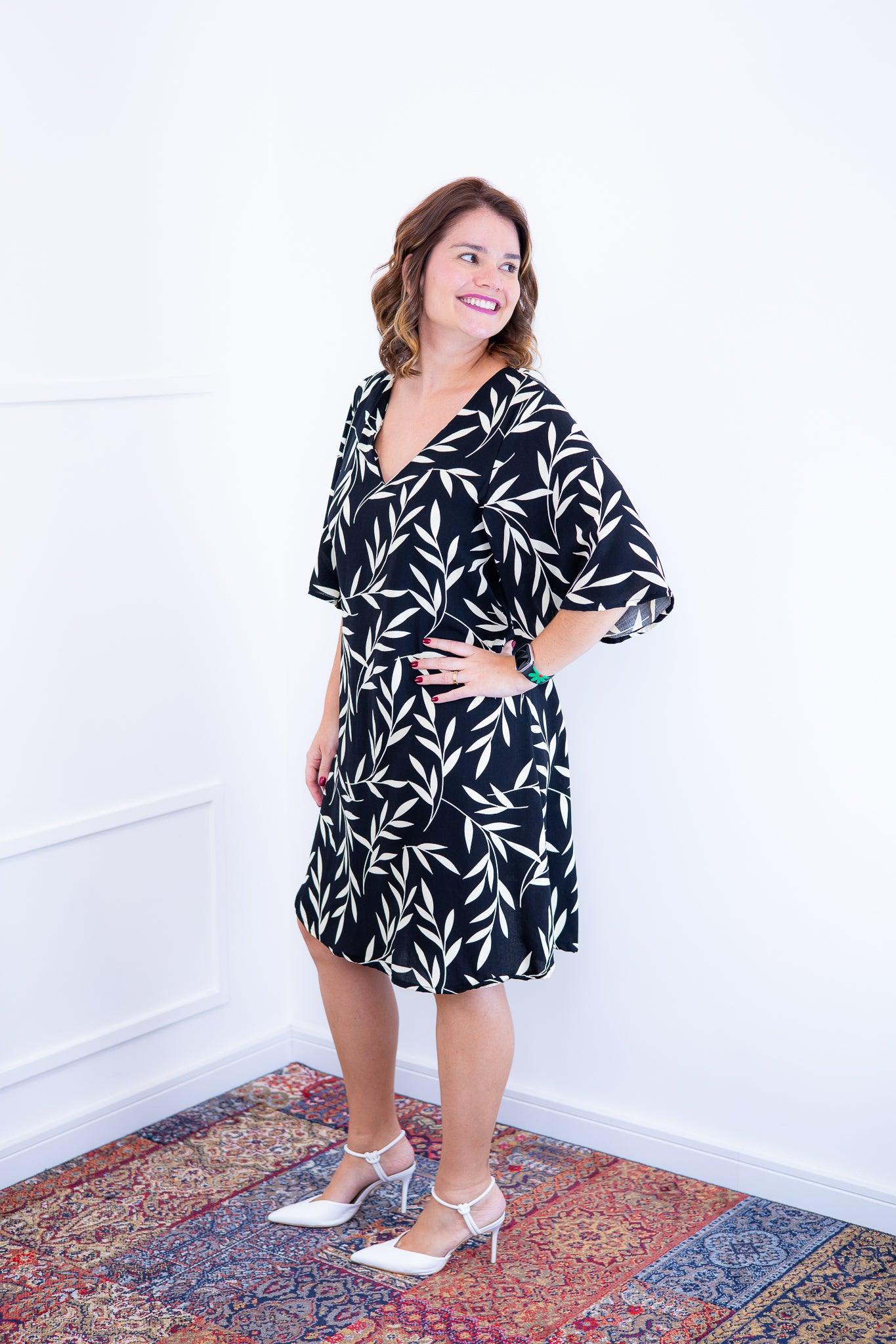 Vestido Sabrina - Decote V Manga Morcego em Viscolinho - Bazar Online