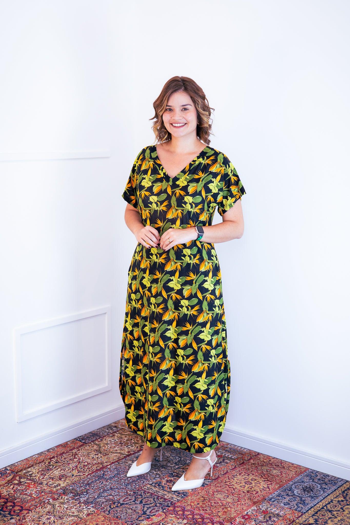 Vestido Antonella - Decote V e Fendas Laterais em Malha Confort - Bazar Online