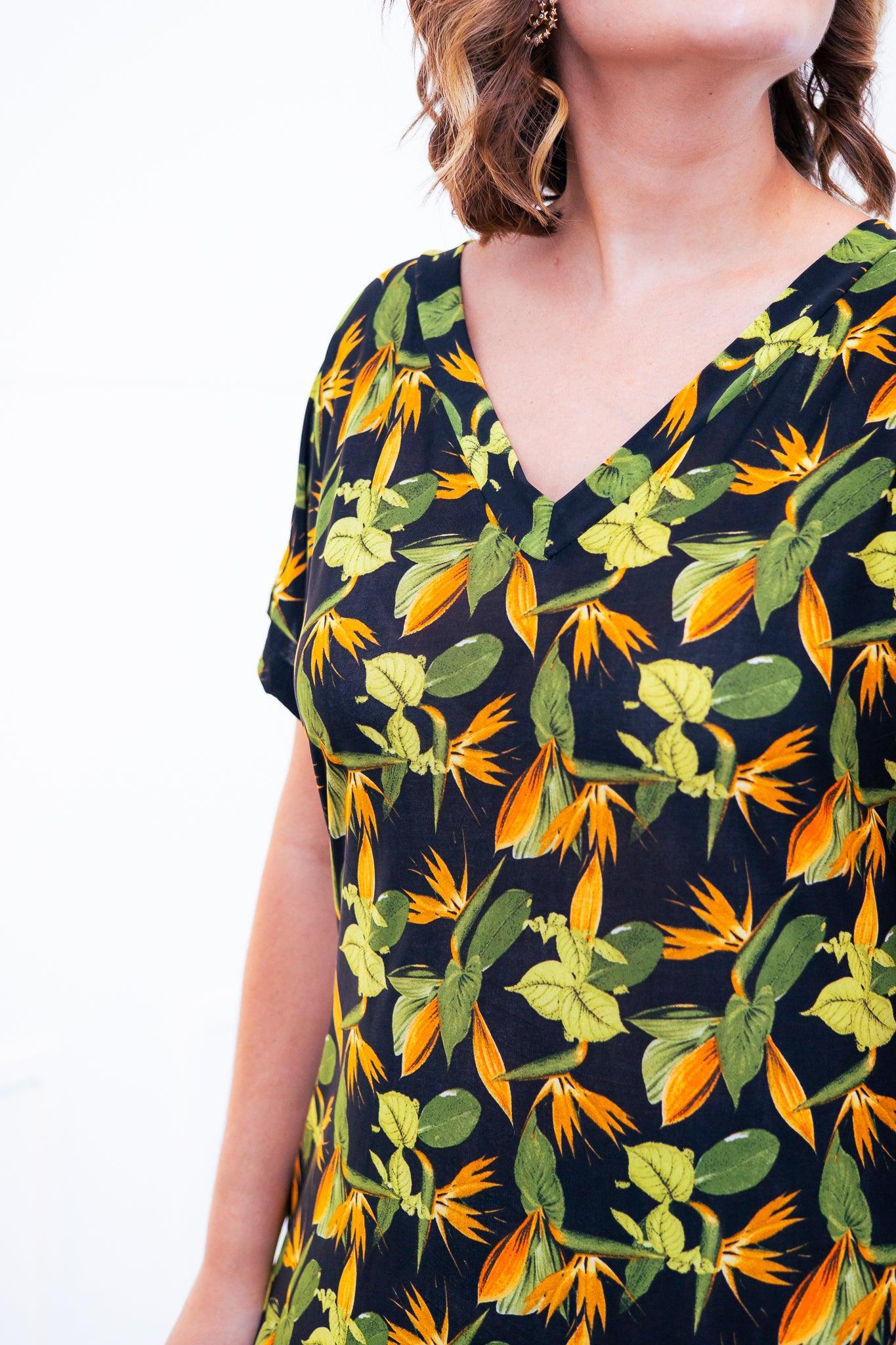 Vestido Antonella - Decote V e Fendas Laterais em Malha Confort - Bazar Online