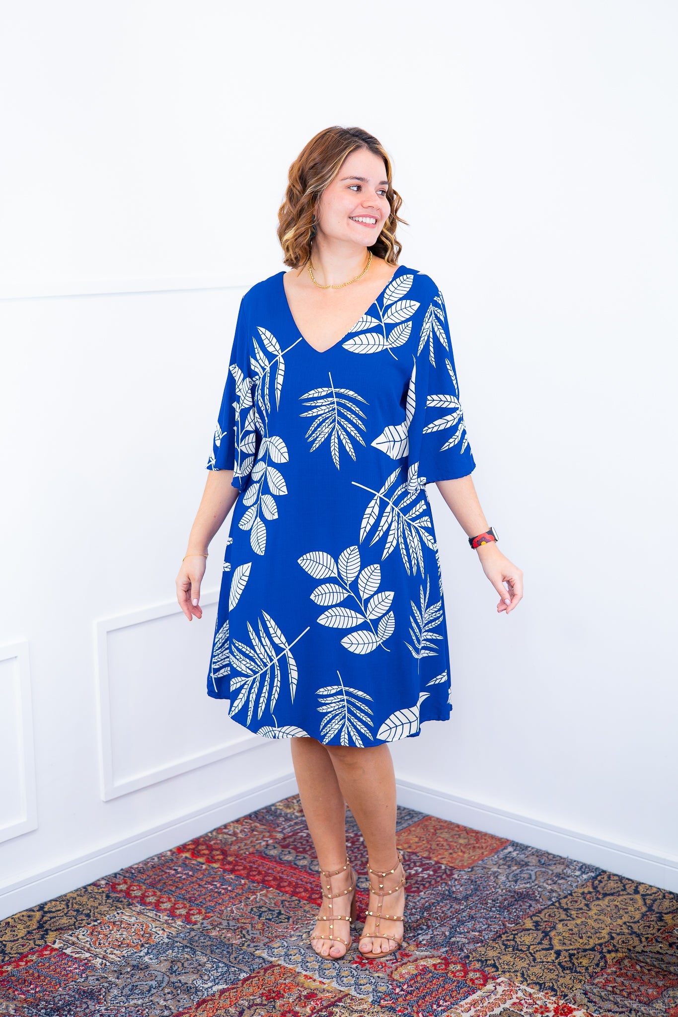 Vestido Sabrina - Decote V Manga Morcego em Viscolinho - Bazar Online