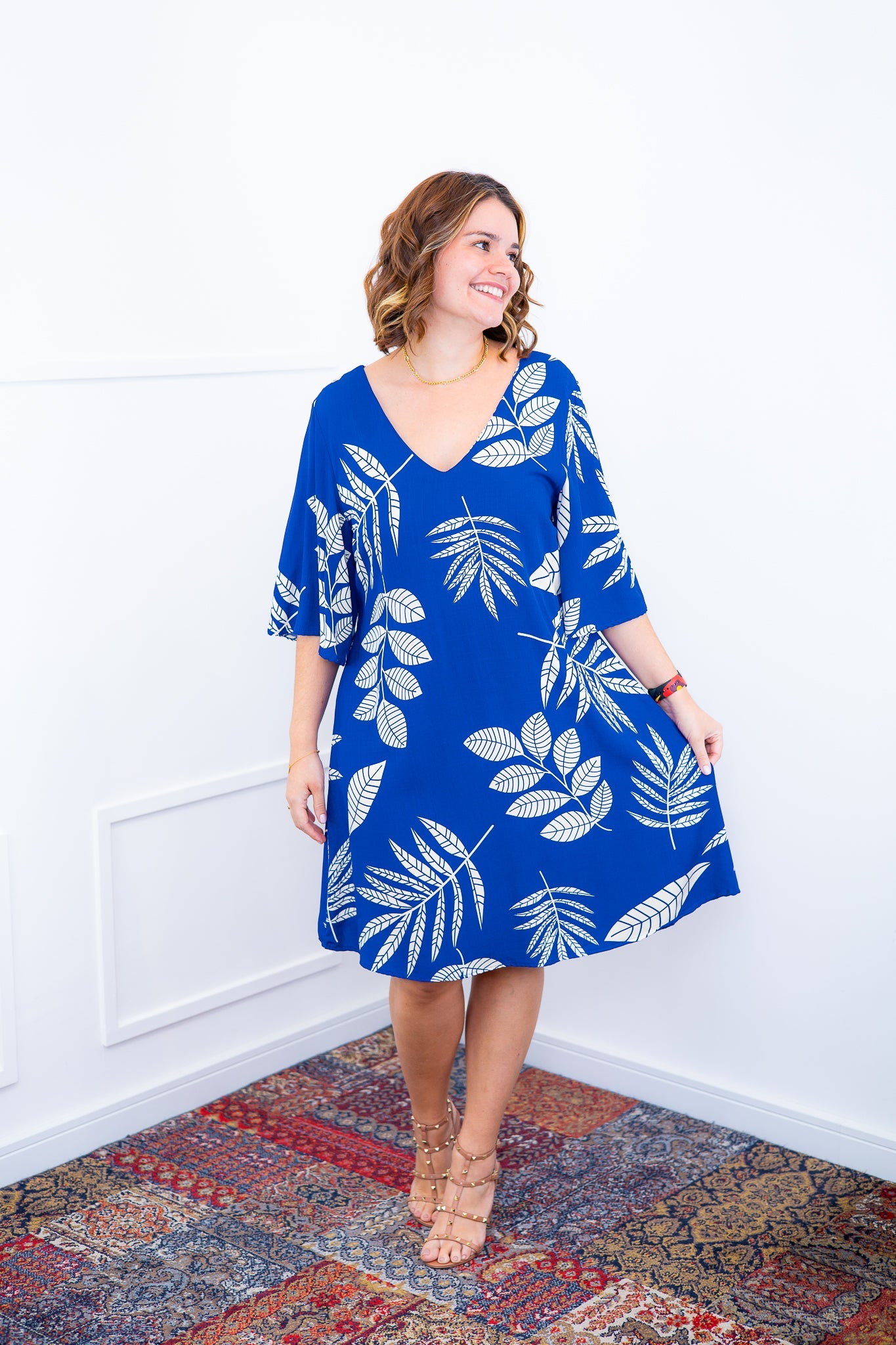 Vestido Sabrina - Decote V Manga Morcego em Viscolinho - Bazar Online