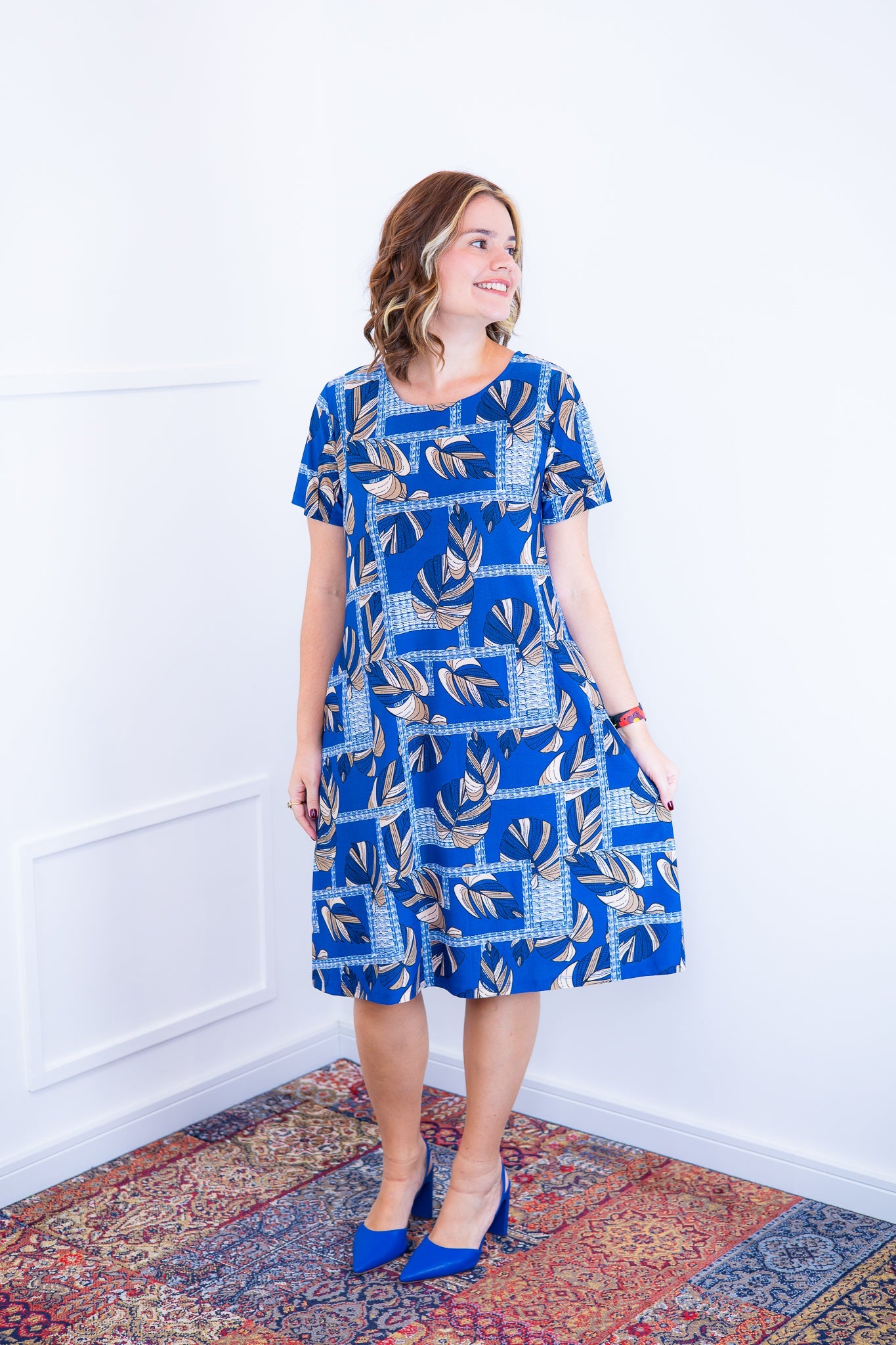 Vestido Sara - Malha Confort Midi com Manga - Bazar Online