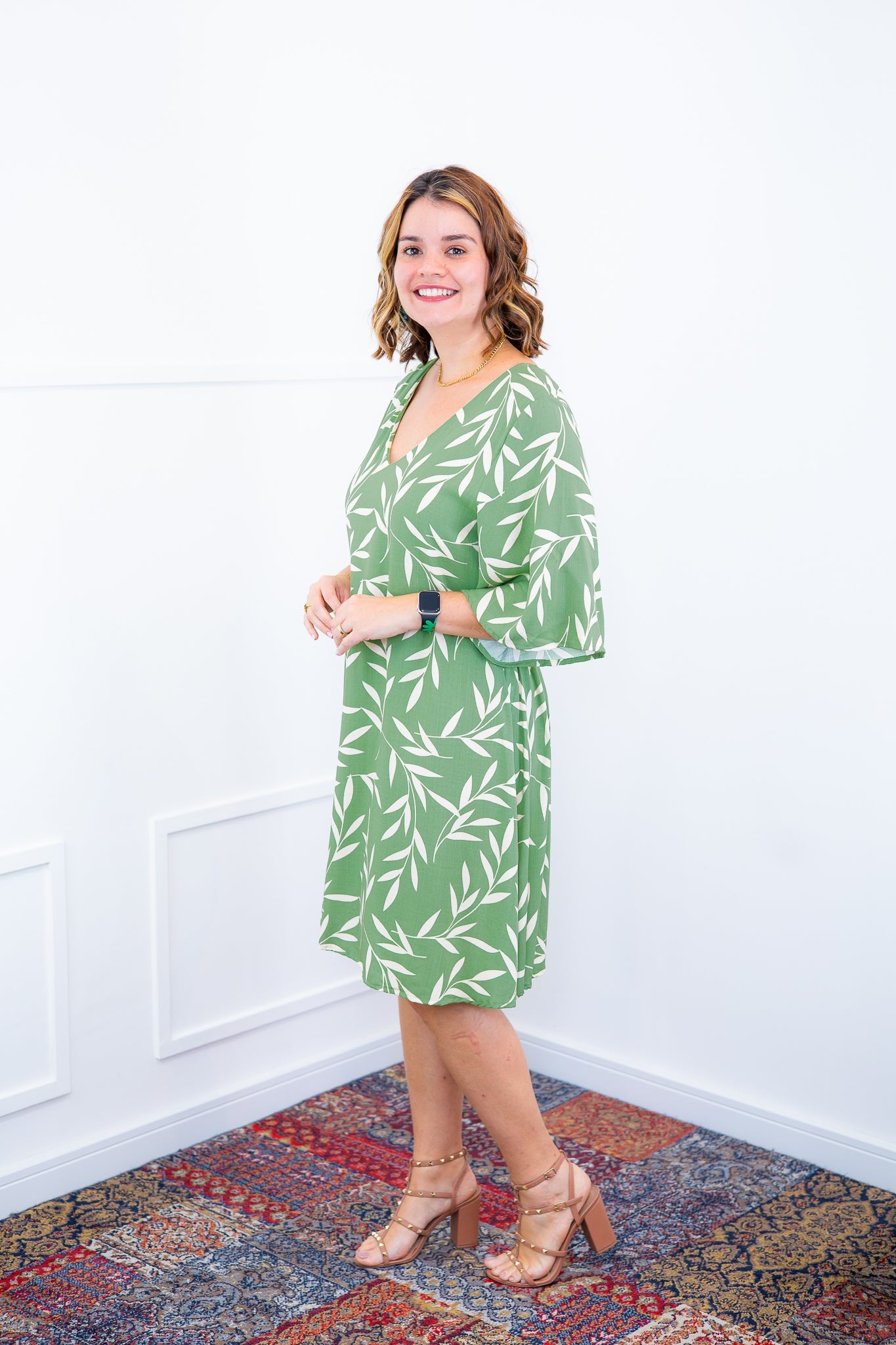 Vestido Sabrina - Decote V Manga Morcego em Viscolinho - Bazar Online