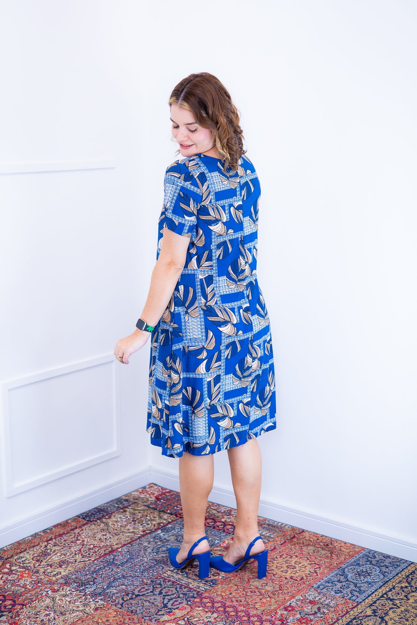 Vestido Sara - Malha Confort Midi com Manga - Bazar Online