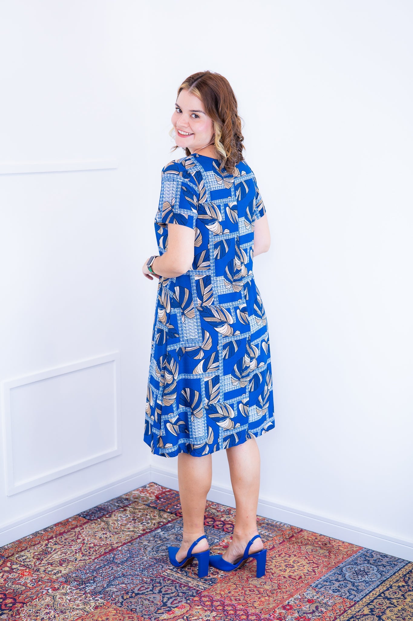 Vestido Sara - Malha Confort Midi com Manga - Bazar Online